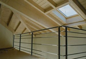 Leggera sbiancatura soffitto legno